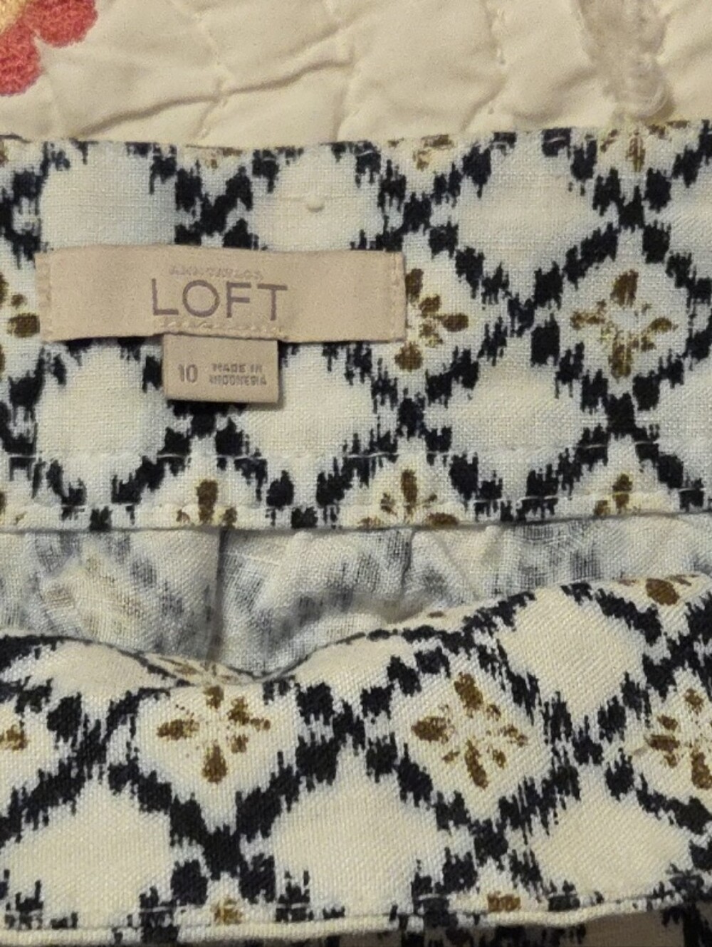 *LOFT  Linen White Navy and Tan Printed A-Line Skirt***